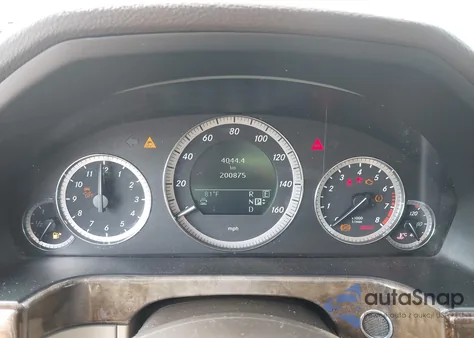 2011 Mercedes-Benz E 350 4Matic z USA, uszkodzony, nr VIN WDDHF8HB1BA424909